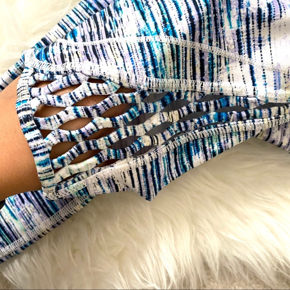 Lululemon Cropped Tights - Picture 3 of 4